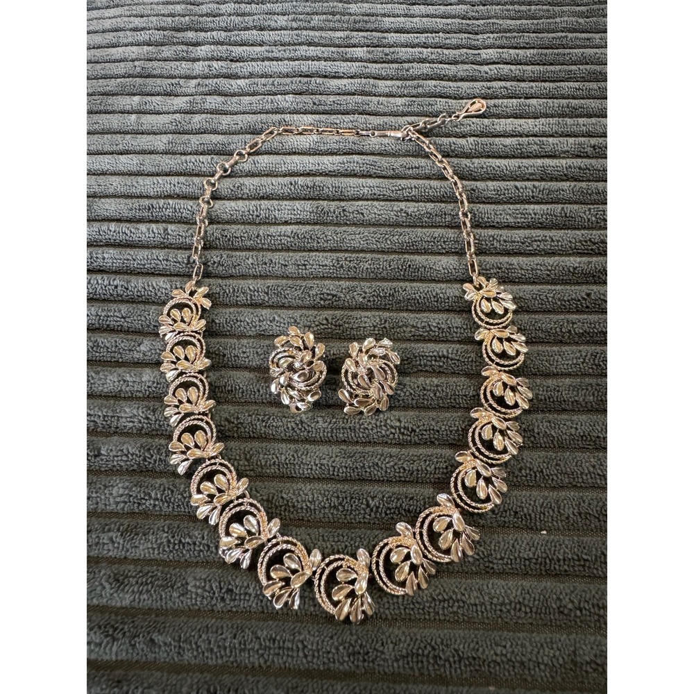 Vintage Silver Tone‎ Necklace and Clip On Earrings Floral Set Costume Jewelry